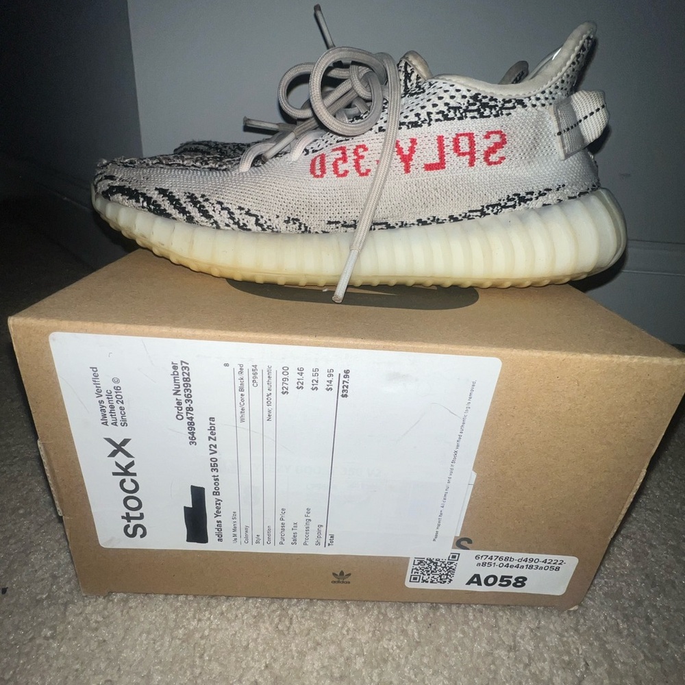 Yeezy 350 Zebra V2 size 8 100% authentic